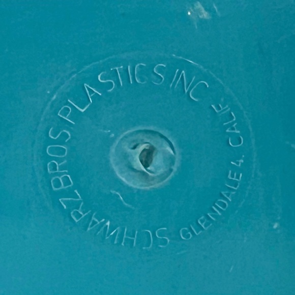 VINTAGE 1950’s turquoise blue scalloped edge plastic trashcan waste basket - Picture 7 of 8